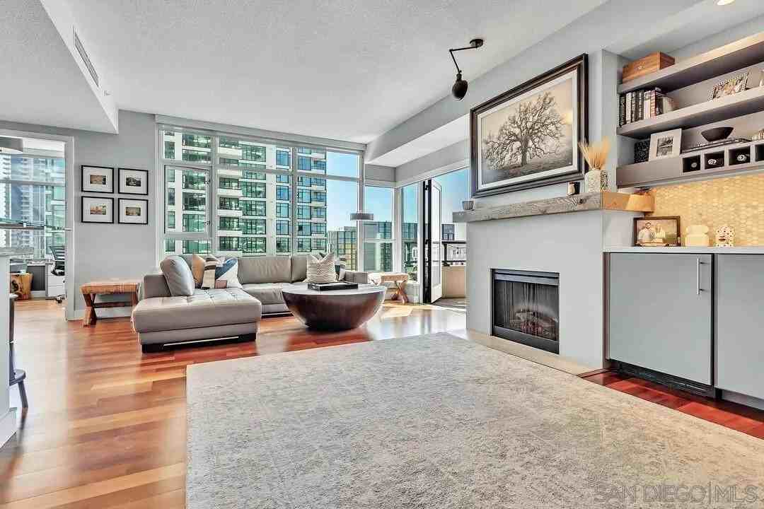 1205 Pacific Hwy #1706 - Photo 3 of 24
