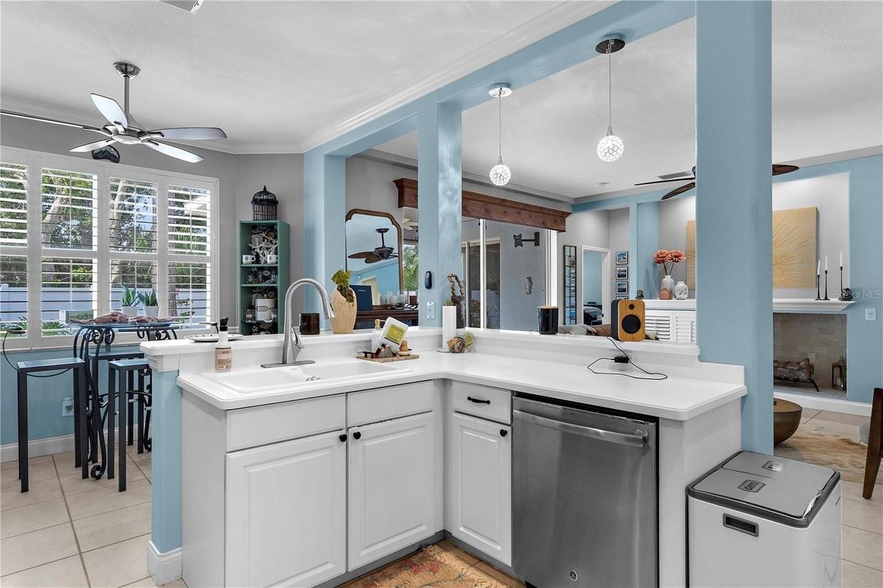 4936 Creekside Trl - Photo 5 of 26