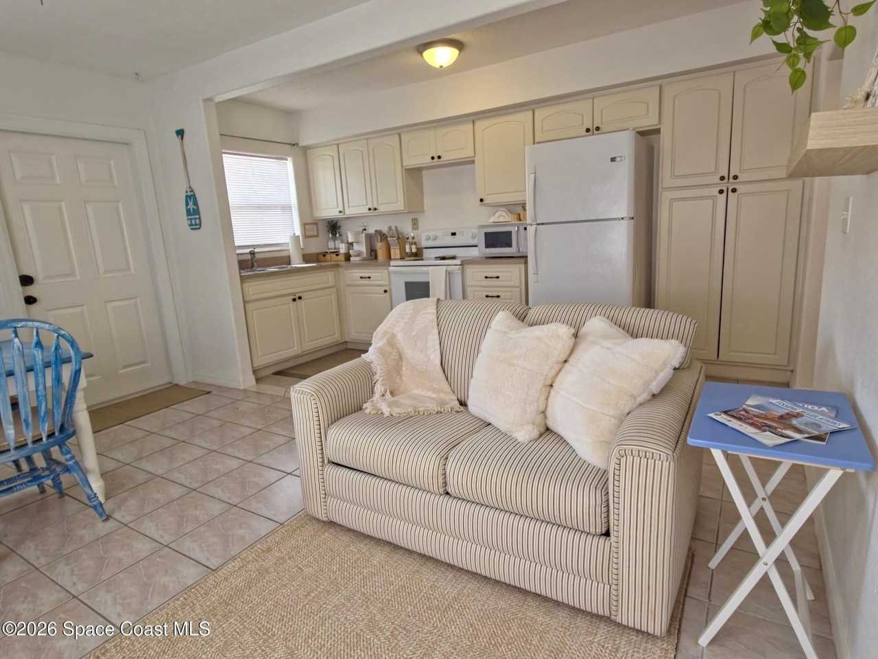 1403 S Miramar Ave #B - Photo 3 of 22