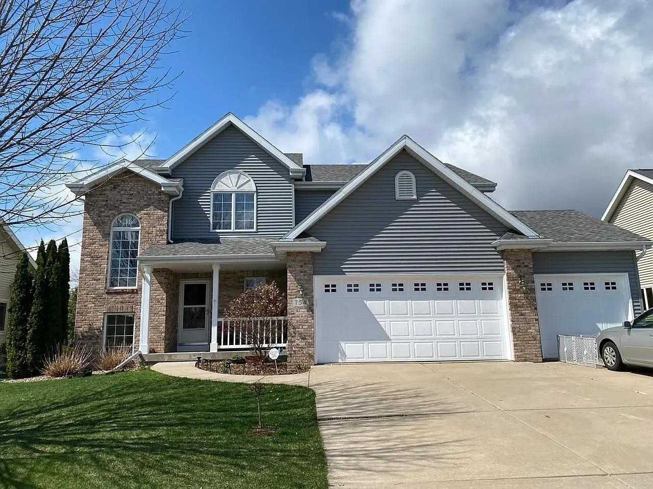 754 Cricket Ln
