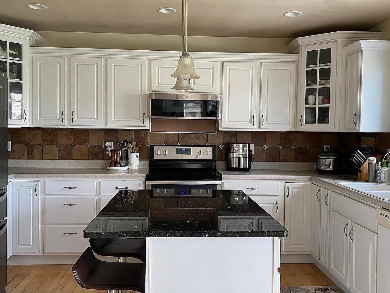 754 Cricket Ln - Photo 3 of 7