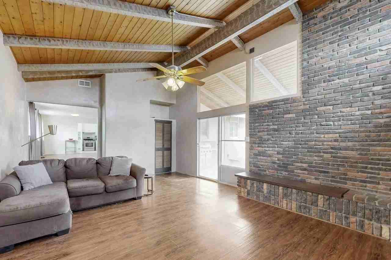 612 Valley Dr - Photo 3 of 13