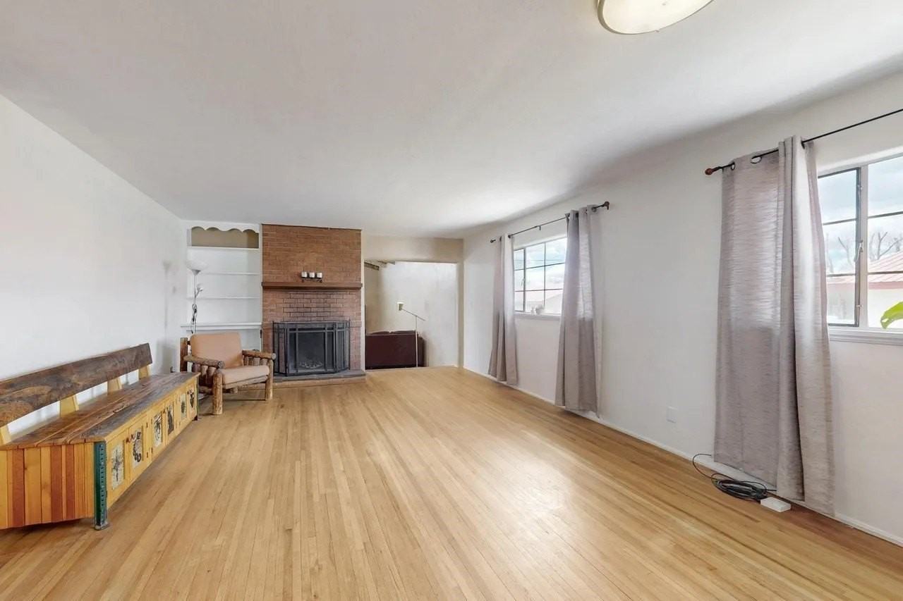 612 Valley Dr - Photo 5 of 13