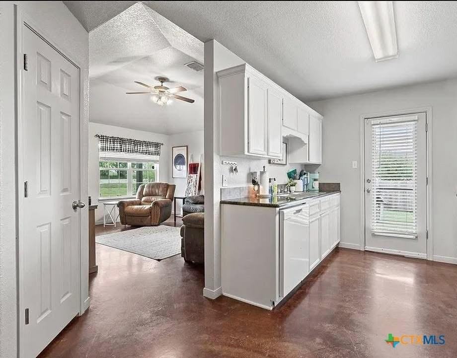 3749 W Amity Rd #B - Photo 4 of 14