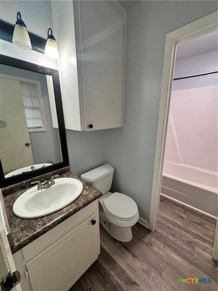 102 Milann St #B - Photo 7 of 11