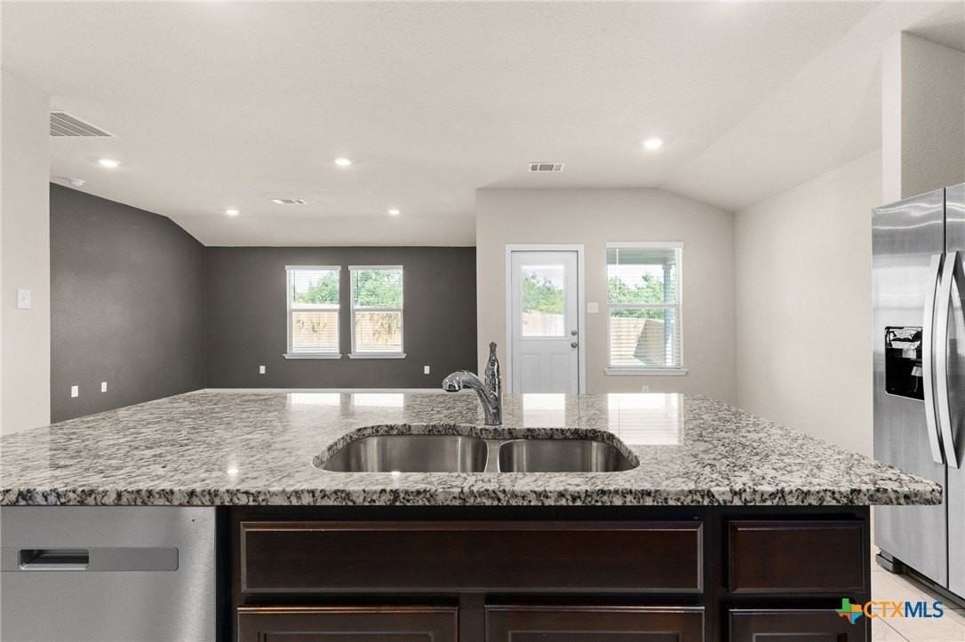 4906 Karen Green Dr - Photo 3 of 16