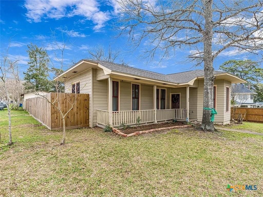 7 W Austin St - Photo 4 of 32