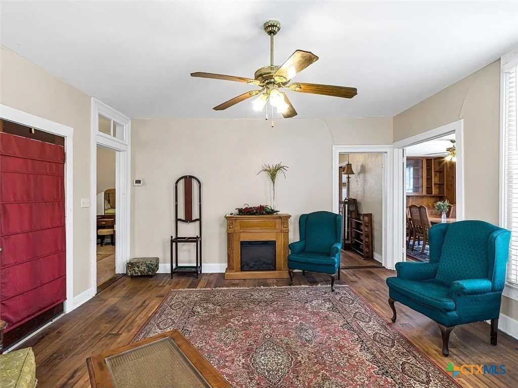 7 W Austin St - Photo 5 of 32
