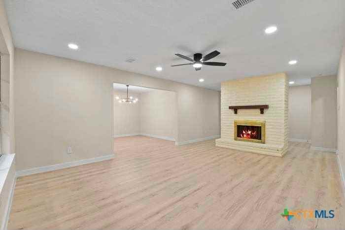 2326 Aprilmont Dr - Photo 2 of 19