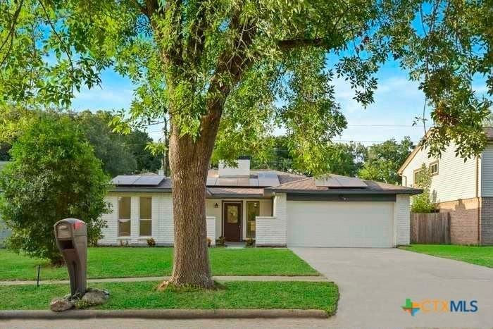 2326 Aprilmont Dr - Photo 3 of 19