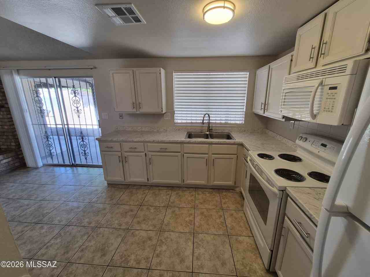 2530 W Vereda De Gente - Photo 6 of 31