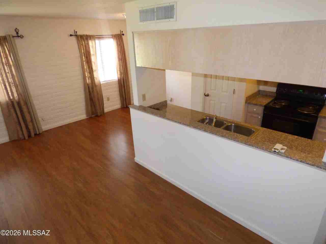 6565 E Calle La Paz #B - Photo 6 of 13