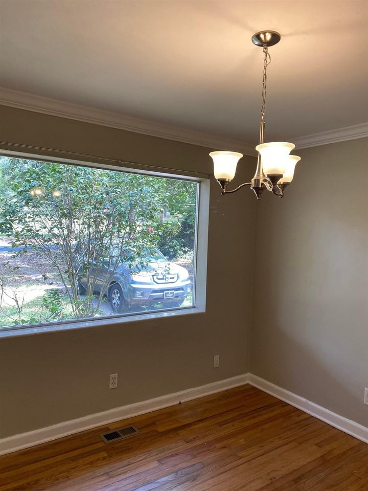 1562 Mitchell Ave - Photo 3 of 22