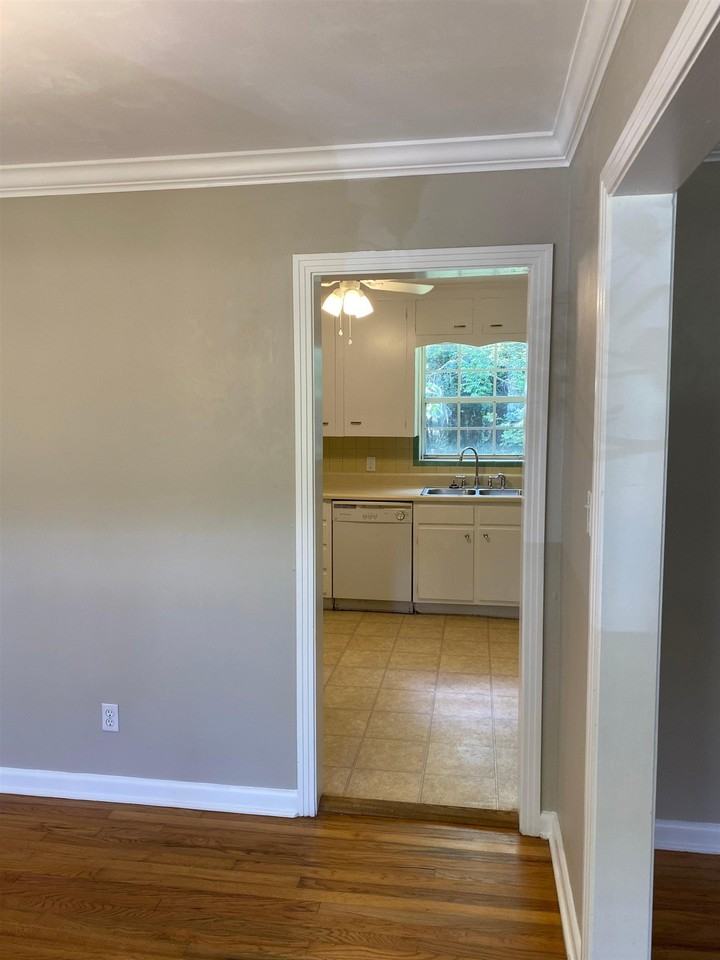 1562 Mitchell Ave - Photo 4 of 22