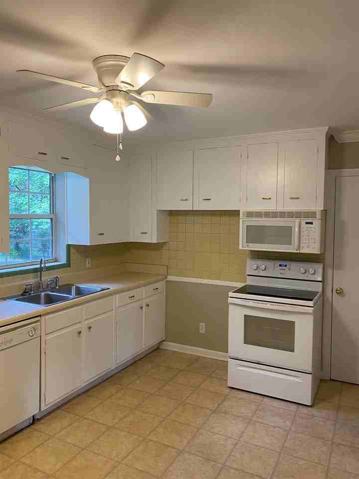 1562 Mitchell Ave - Photo 6 of 22