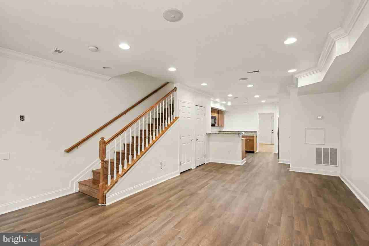 35 Rhode Island Ave Nw #A - Photo 5 of 31