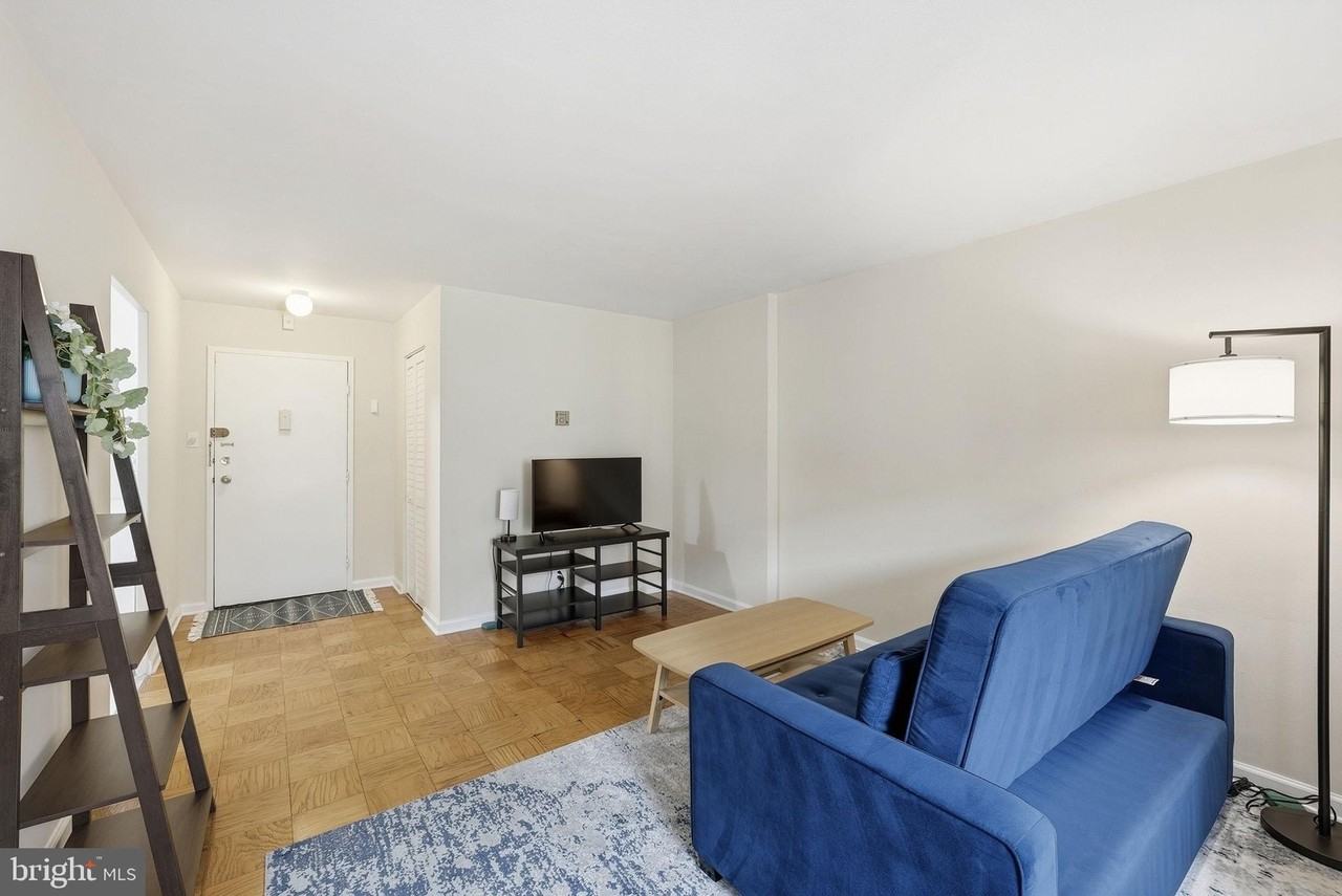 1420 N St Nw #606 - Photo 3 of 16