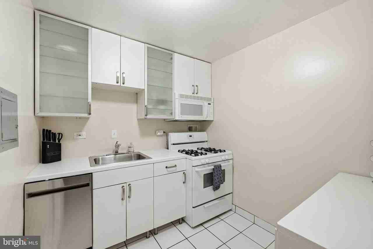 1420 N St Nw #606 - Photo 6 of 16