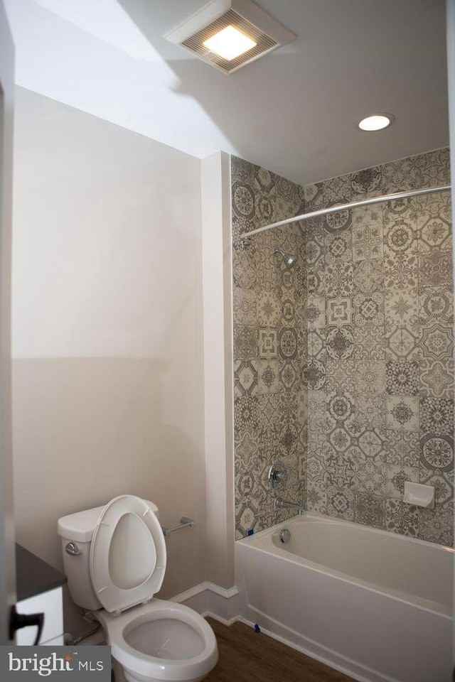 216 W 9th St #302 - Photo 4 of 19