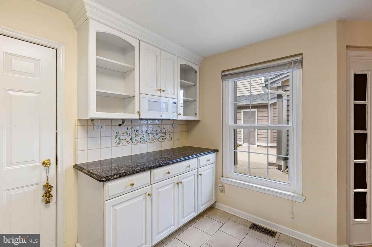 1312 Braken Ave - Photo 7 of 19