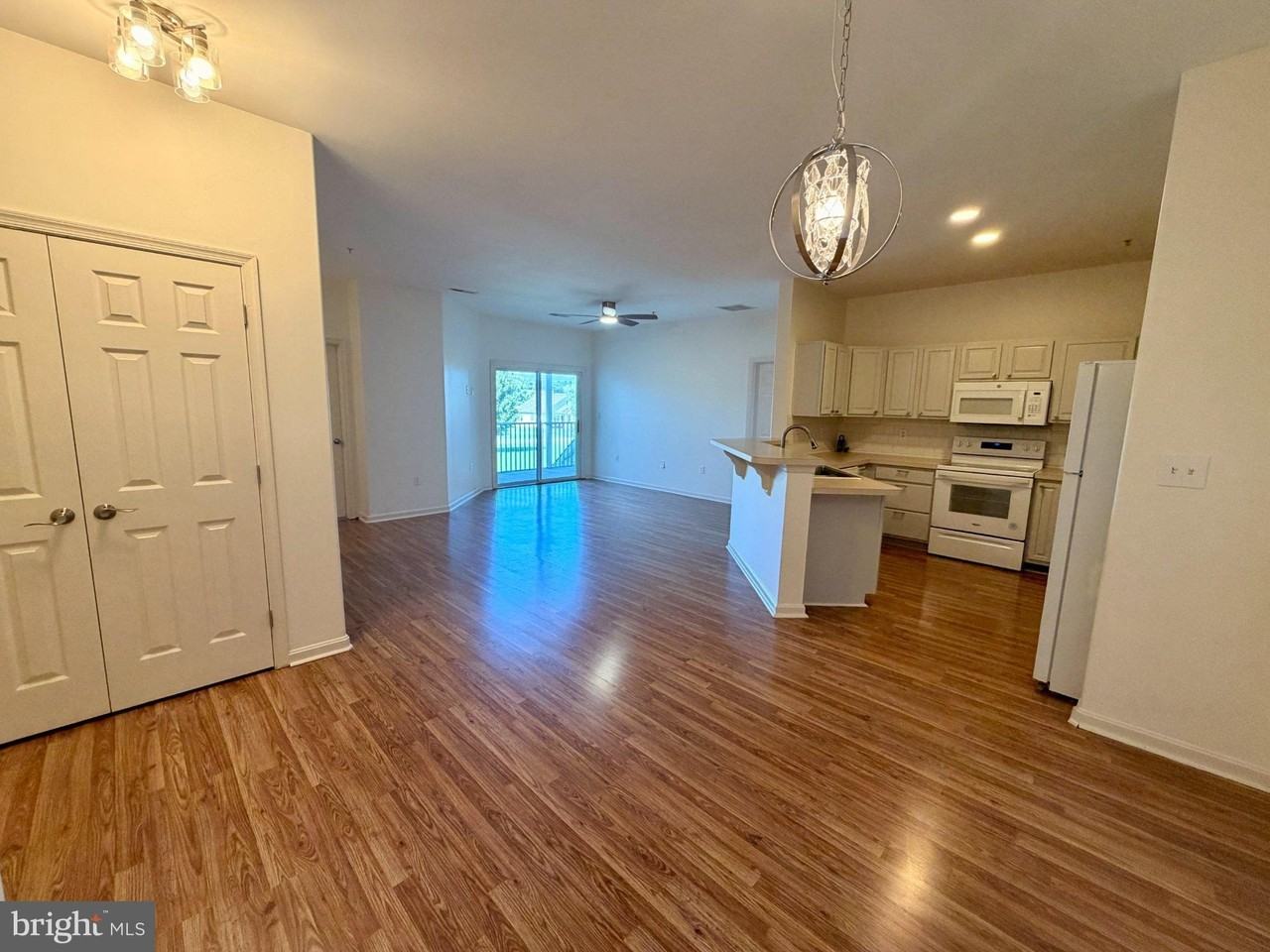 3802F N Sagamore Dr - Photo 3 of 24