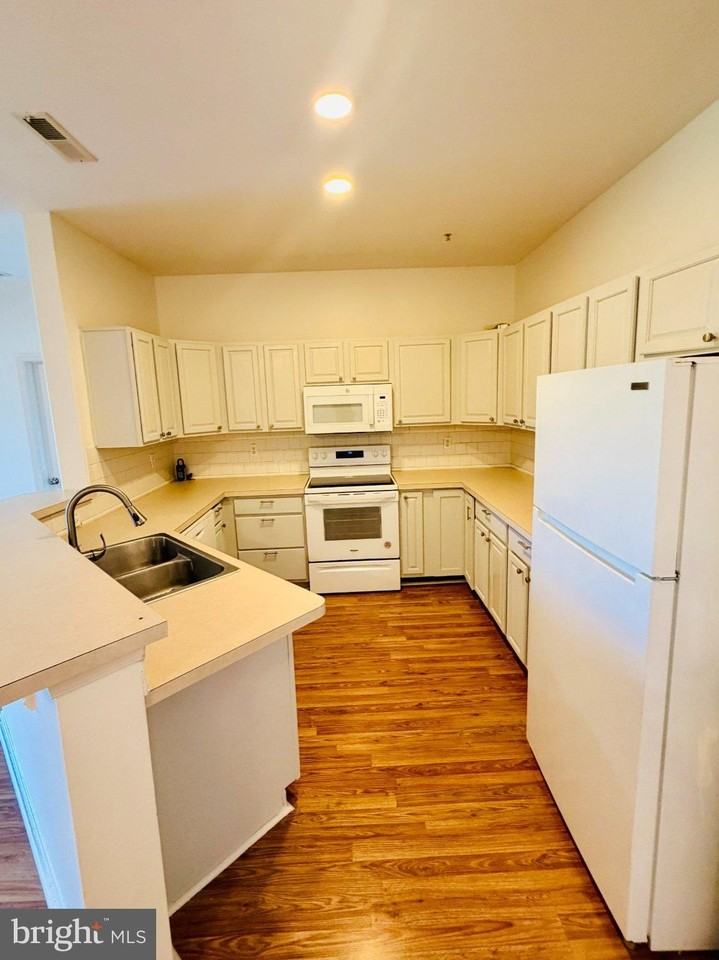 3802F N Sagamore Dr - Photo 5 of 24