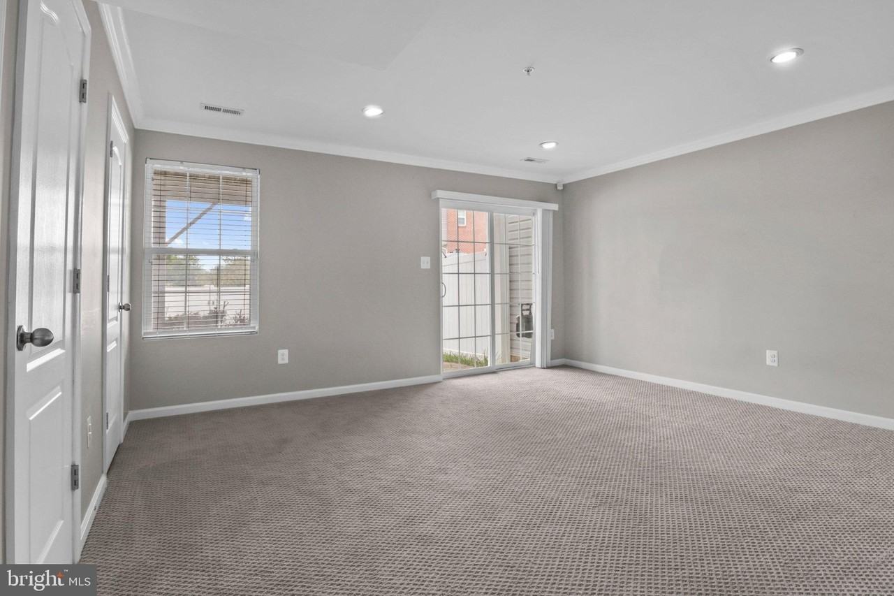 11177 Southport Pl - Photo 4 of 26