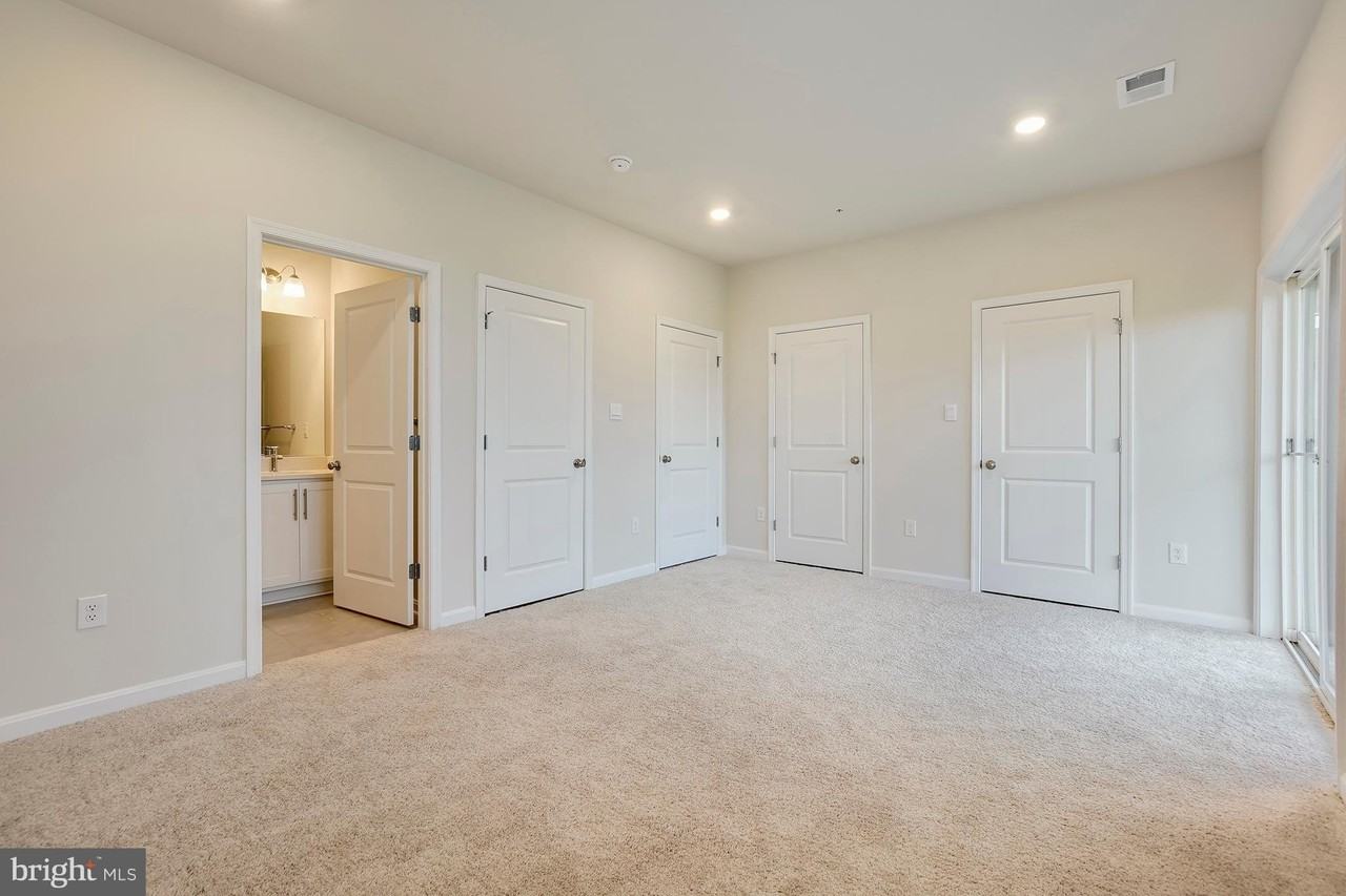 857 Amity St - Photo 5 of 48