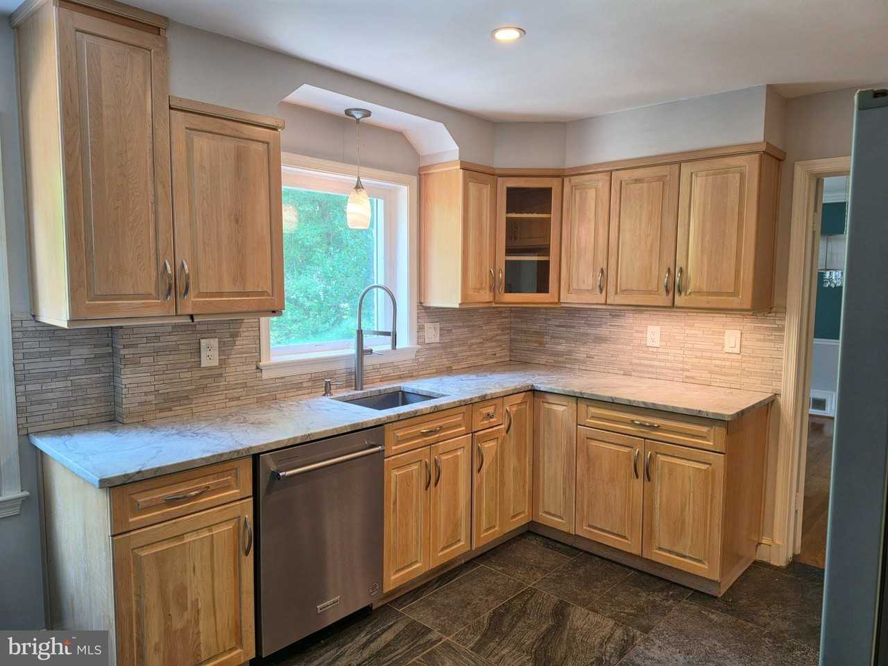 7226 Old Gate Rd - Photo 2 of 34