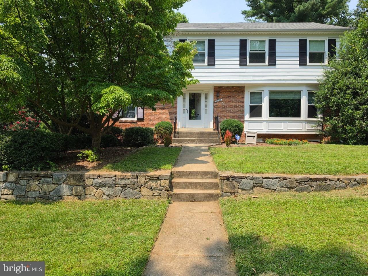 7226 Old Gate Rd - Photo 7 of 34