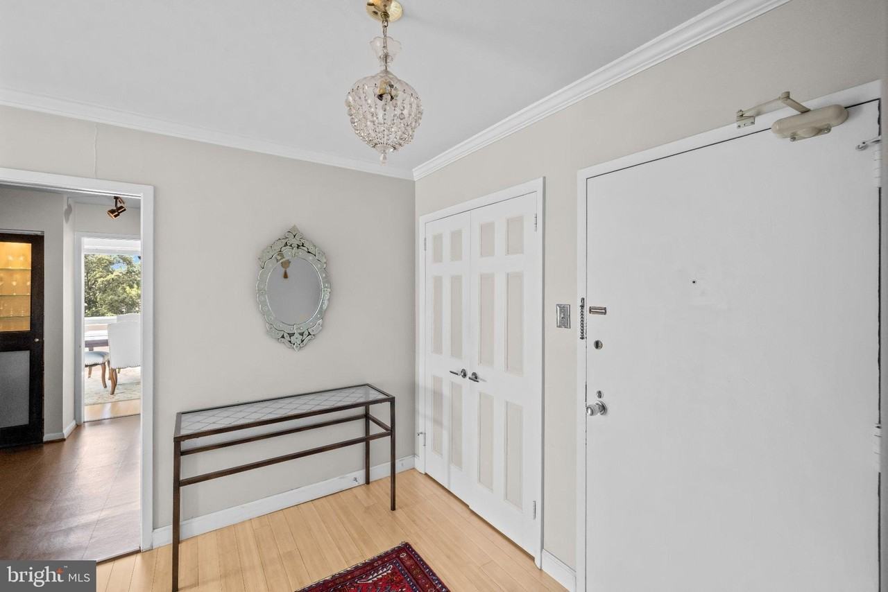 4515 Willard Ave #1009S - Photo 5 of 50