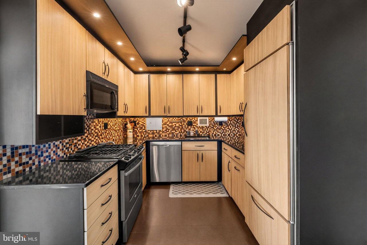 4515 Willard Ave #1009S - Photo 7 of 50