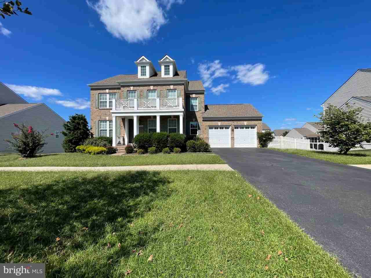 5801 Coppelia Dr - Photo 2 of 49