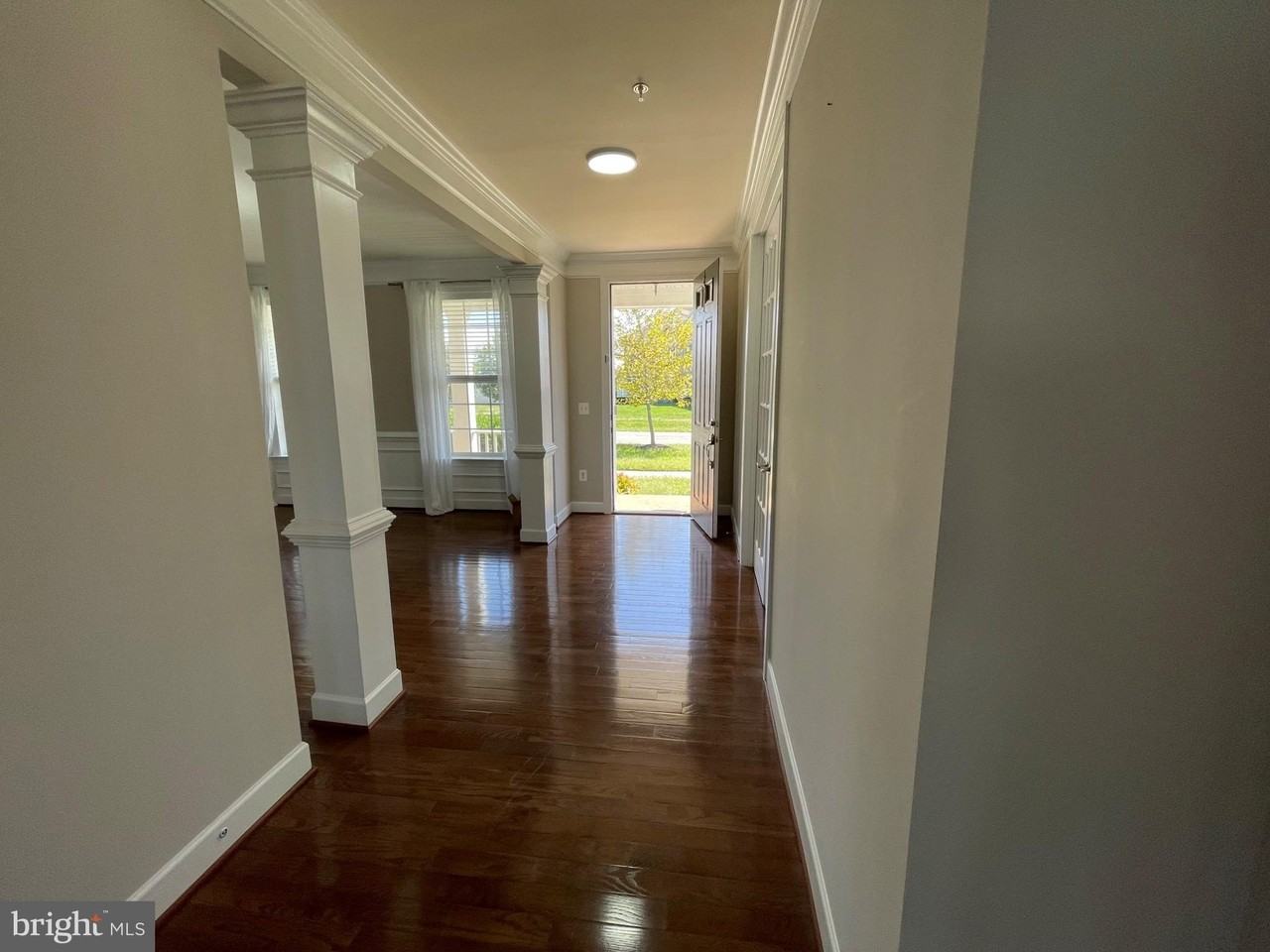 5801 Coppelia Dr - Photo 4 of 49