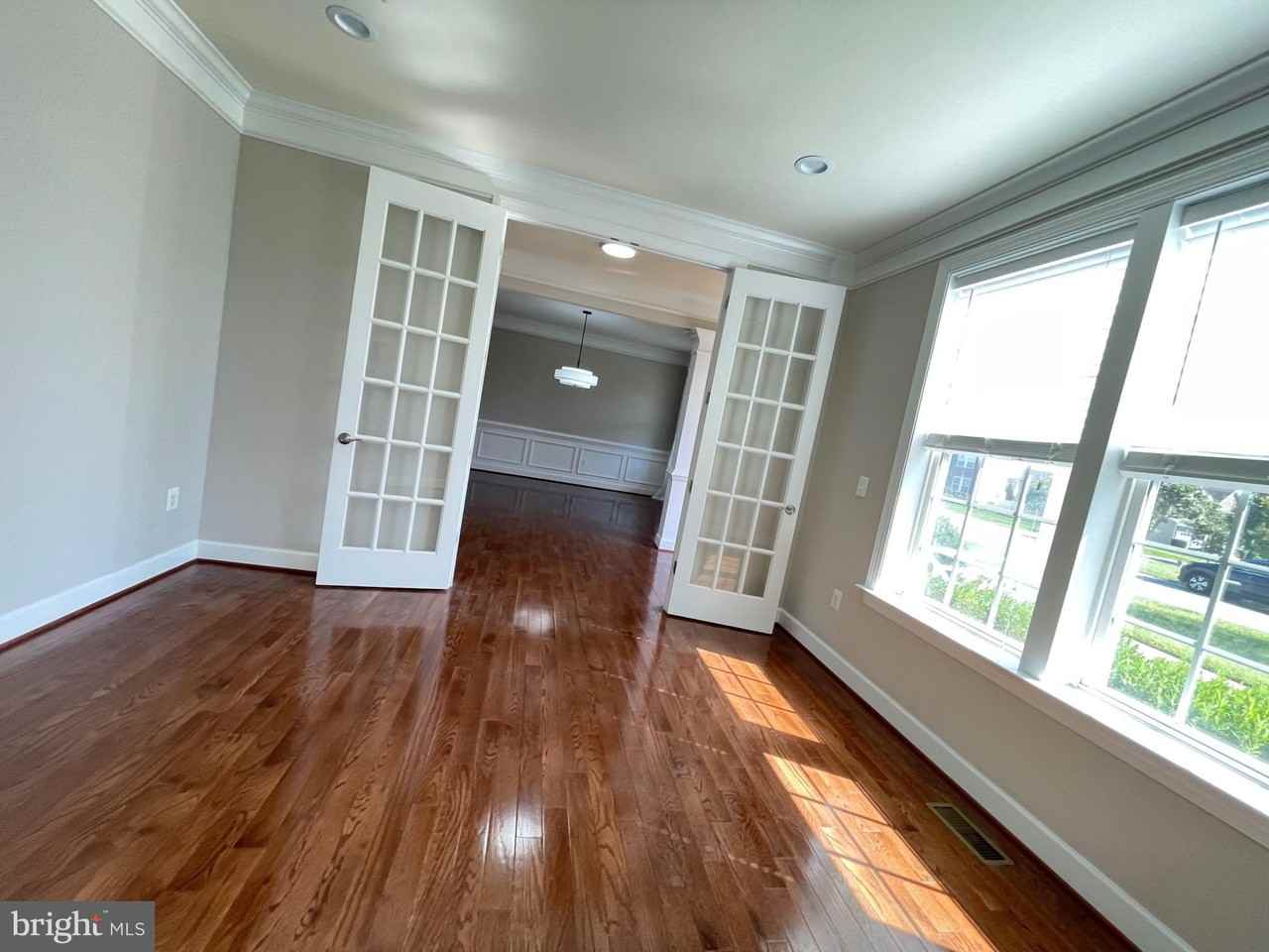 5801 Coppelia Dr - Photo 6 of 49
