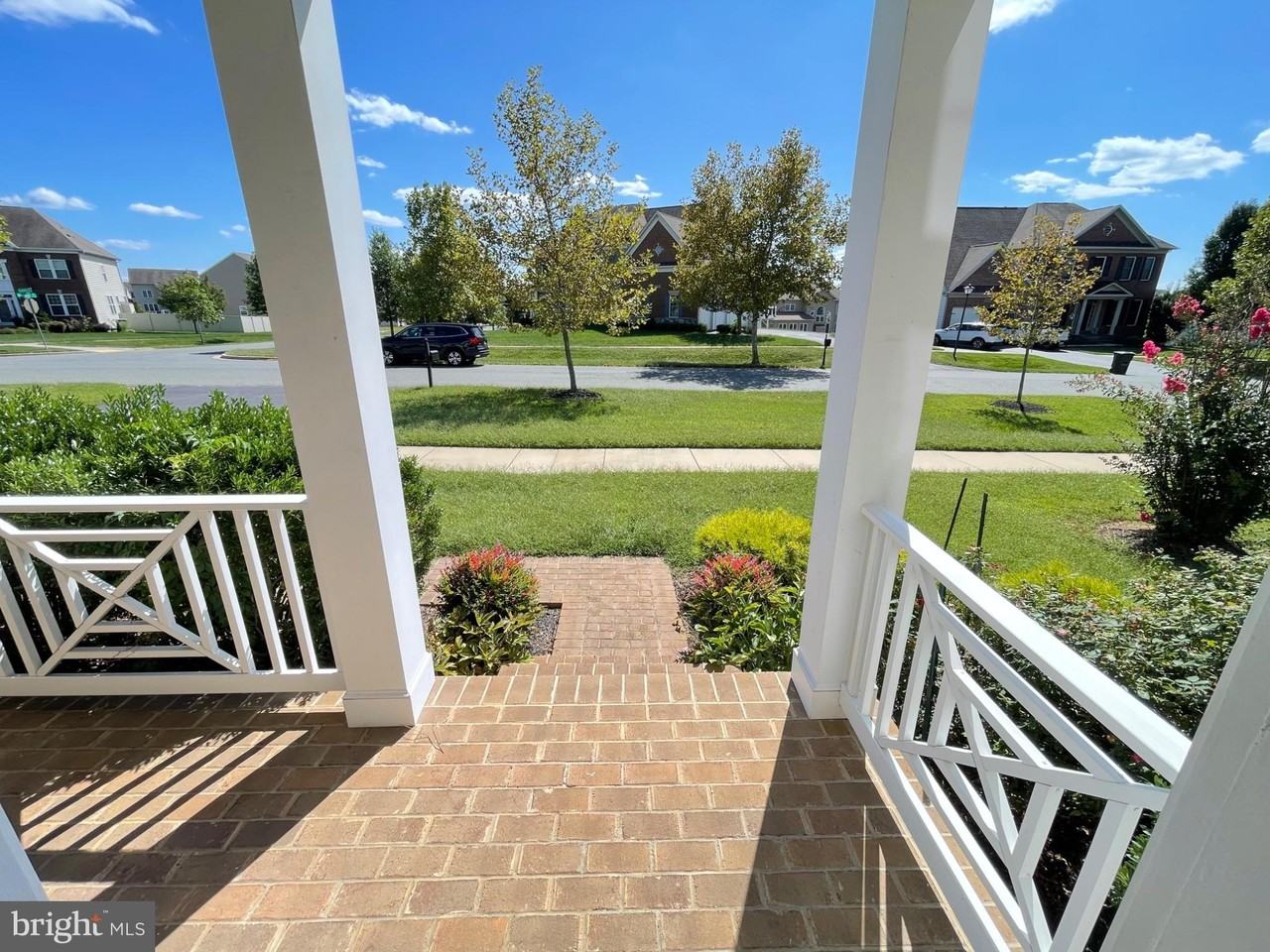 5801 Coppelia Dr - Photo 7 of 49