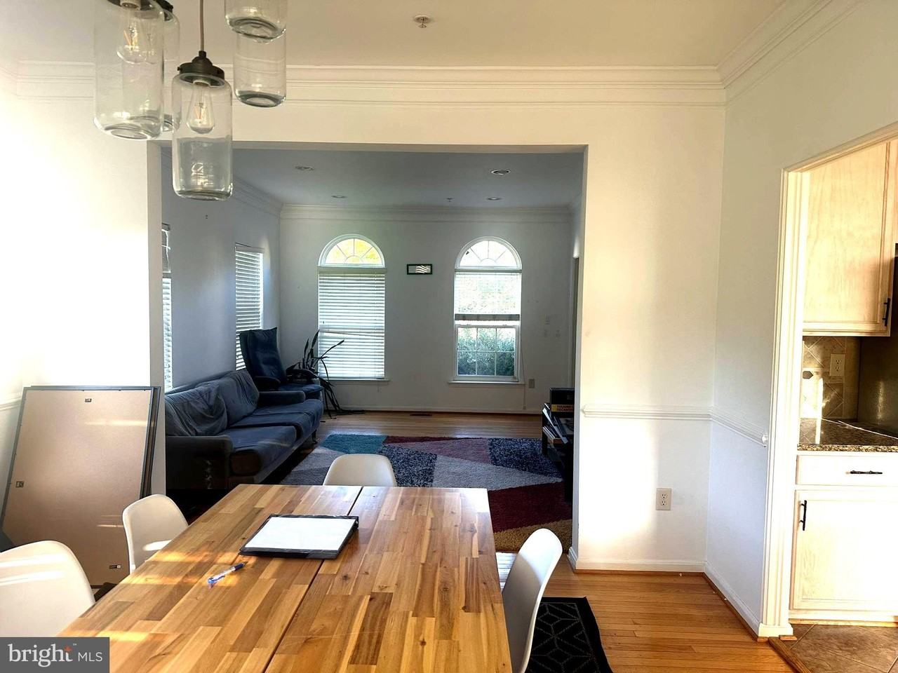 1401 Windjammer Ct - Photo 4 of 13