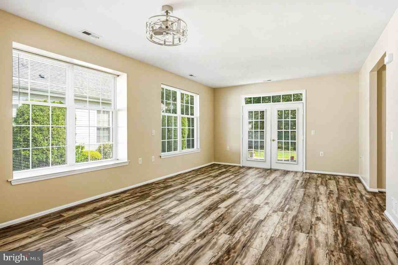 55 Warwick Way - Photo 7 of 24
