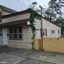 10911 N Burlington St - Photo 1 of 1