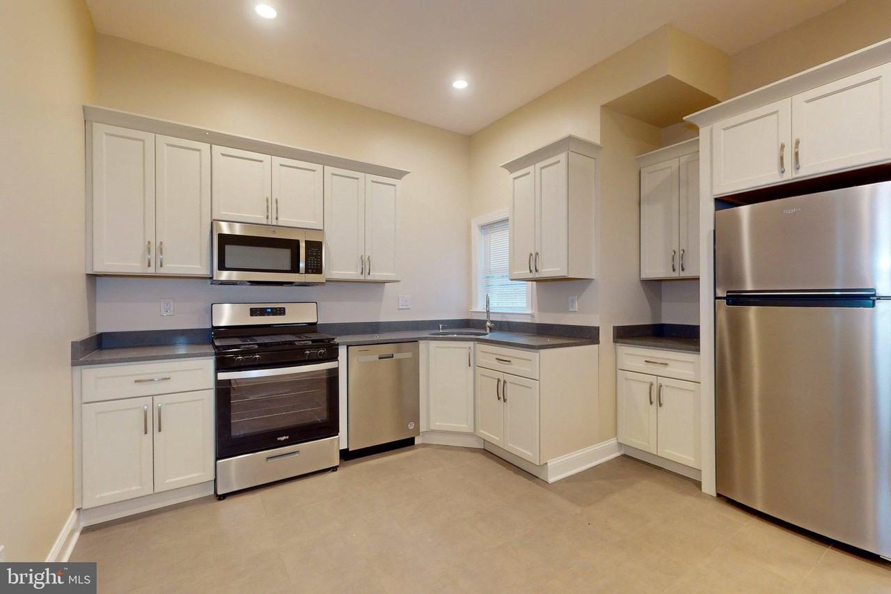 420--422 S 4TH Street #1 - Photo 5 of 20