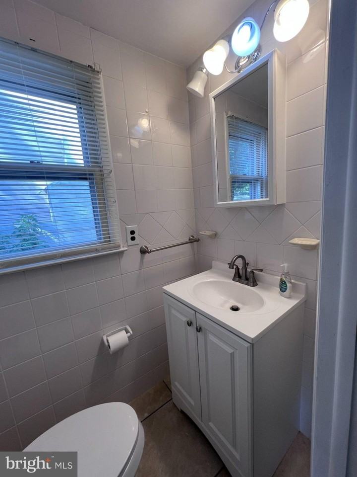 518 Carver Ct - Photo 6 of 13