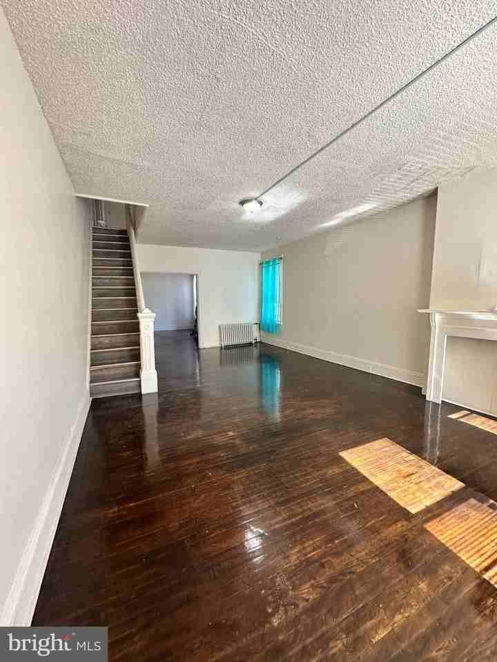 448 W Hanover St - Photo 2 of 14