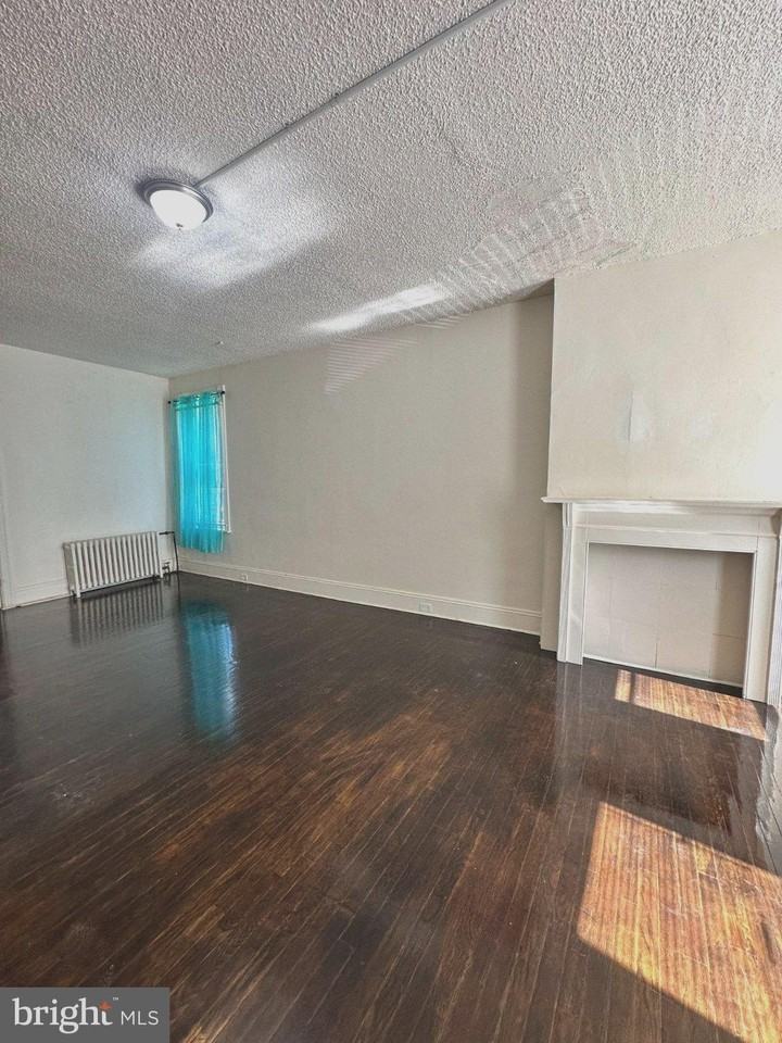 448 W Hanover St - Photo 3 of 14