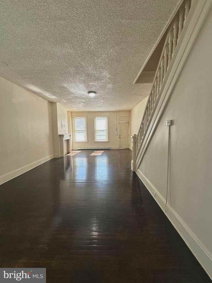 448 W Hanover St - Photo 4 of 14
