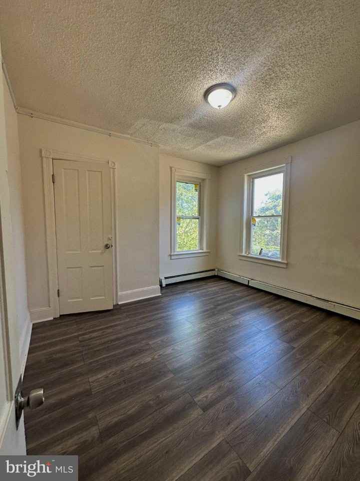 448 W Hanover St - Photo 7 of 14