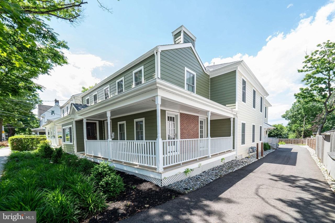 11 Quarry St #B - Photo 2 of 22