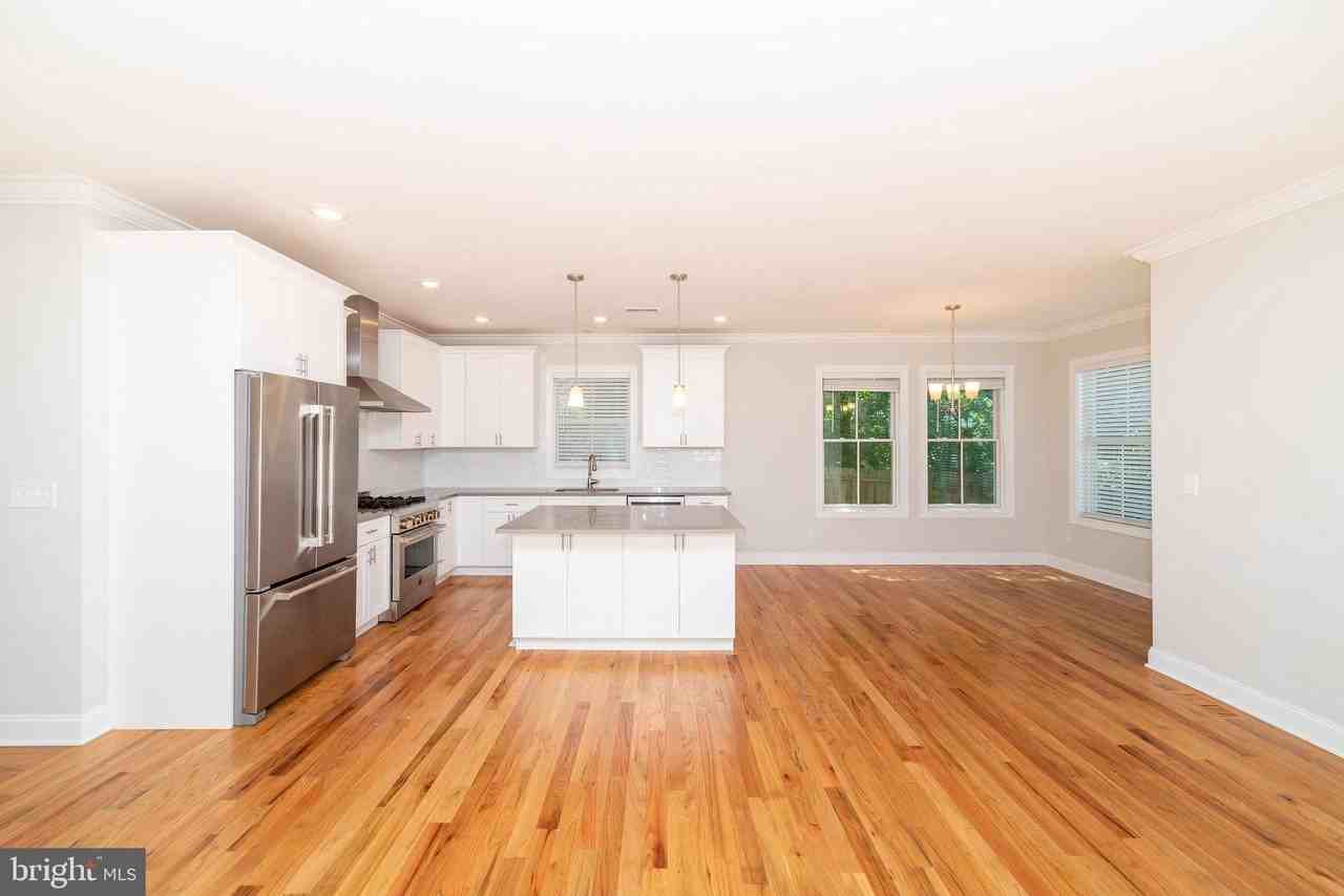 11 Quarry St #B - Photo 4 of 22