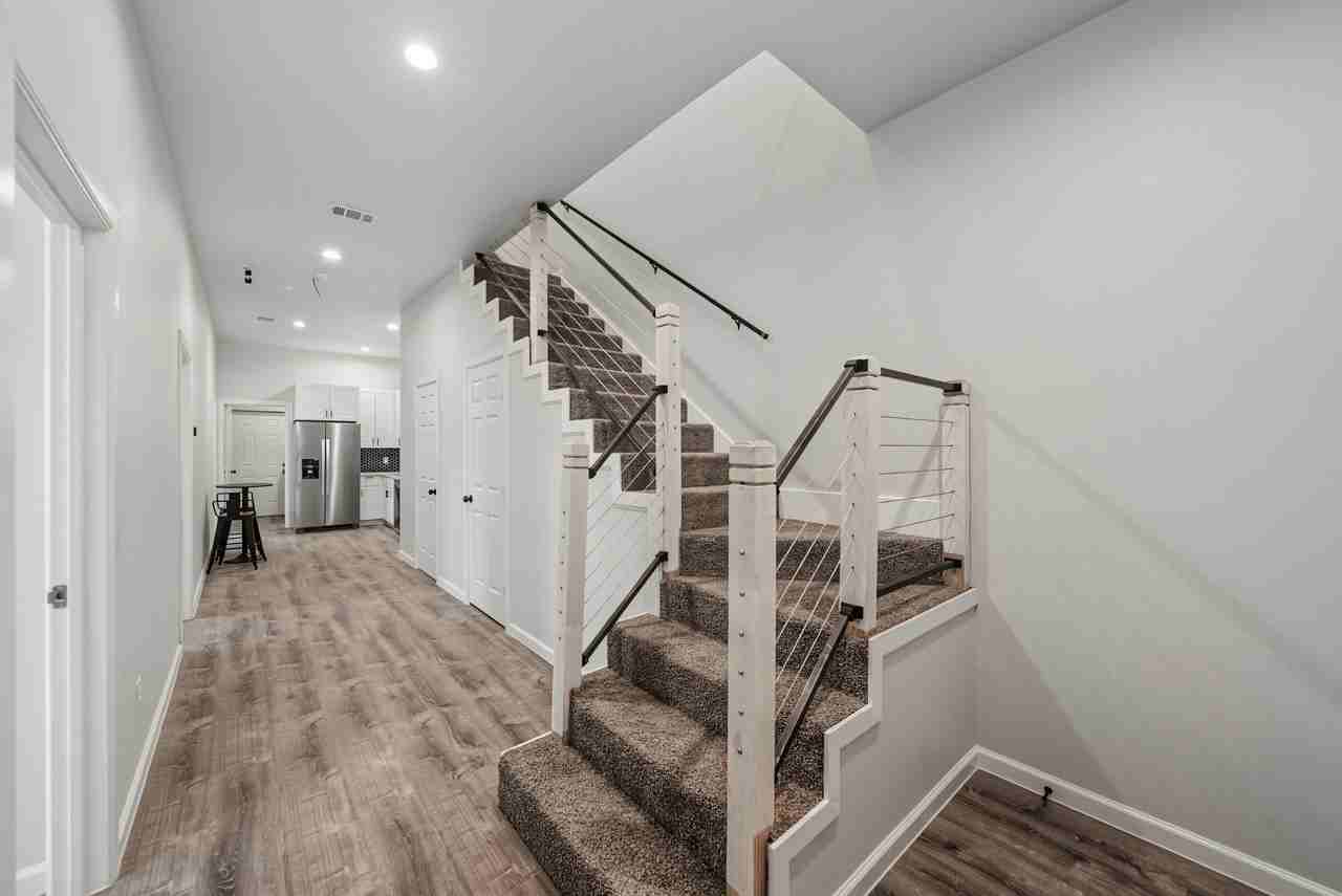 Nokomis Ave - Photo 4 of 16