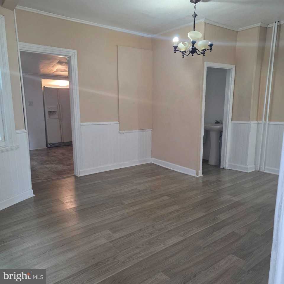 104 Thompson St - Photo 4 of 14