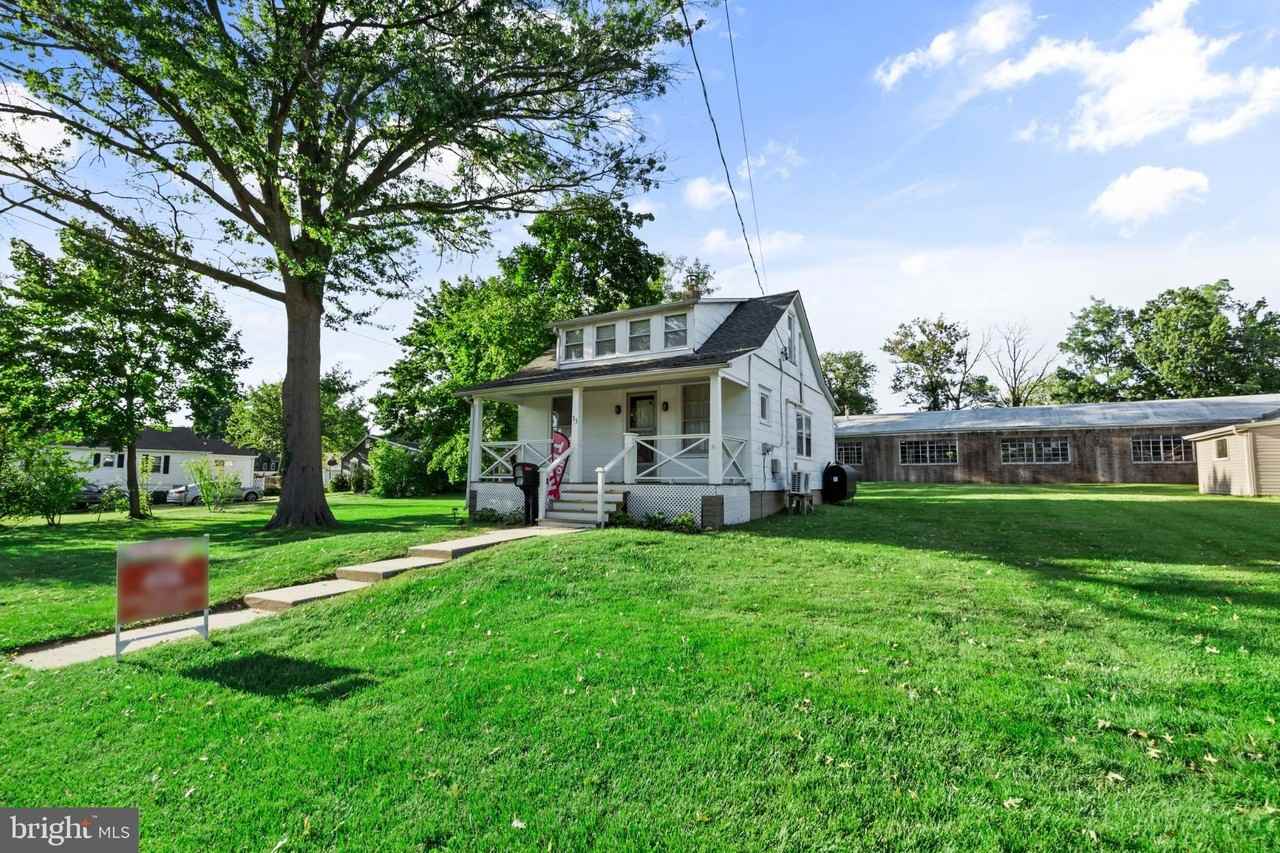 33 Williamson Ave - Photo 2 of 15